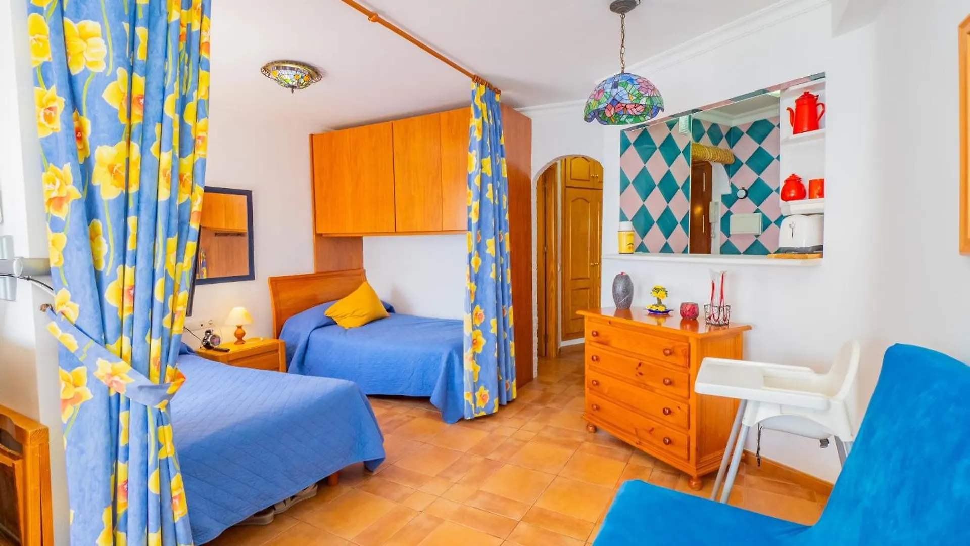 Cubo'S Estudio Centro Internacional Apartment Caleta De Velez Spain