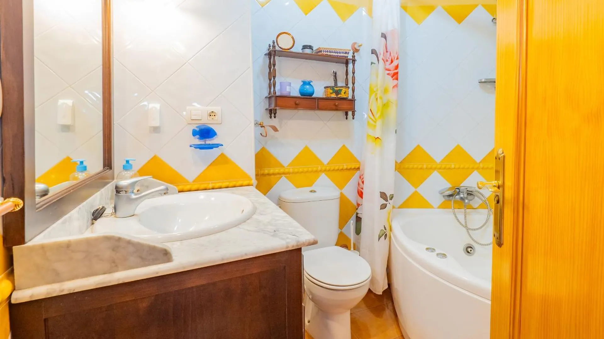 Cubo'S Estudio Centro Internacional Apartment Caleta De Velez Spain